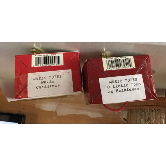 2 Musical Note Totes Plays - White Christmas, O Little Town, Christmas Ornaments - Picture 3 of 5